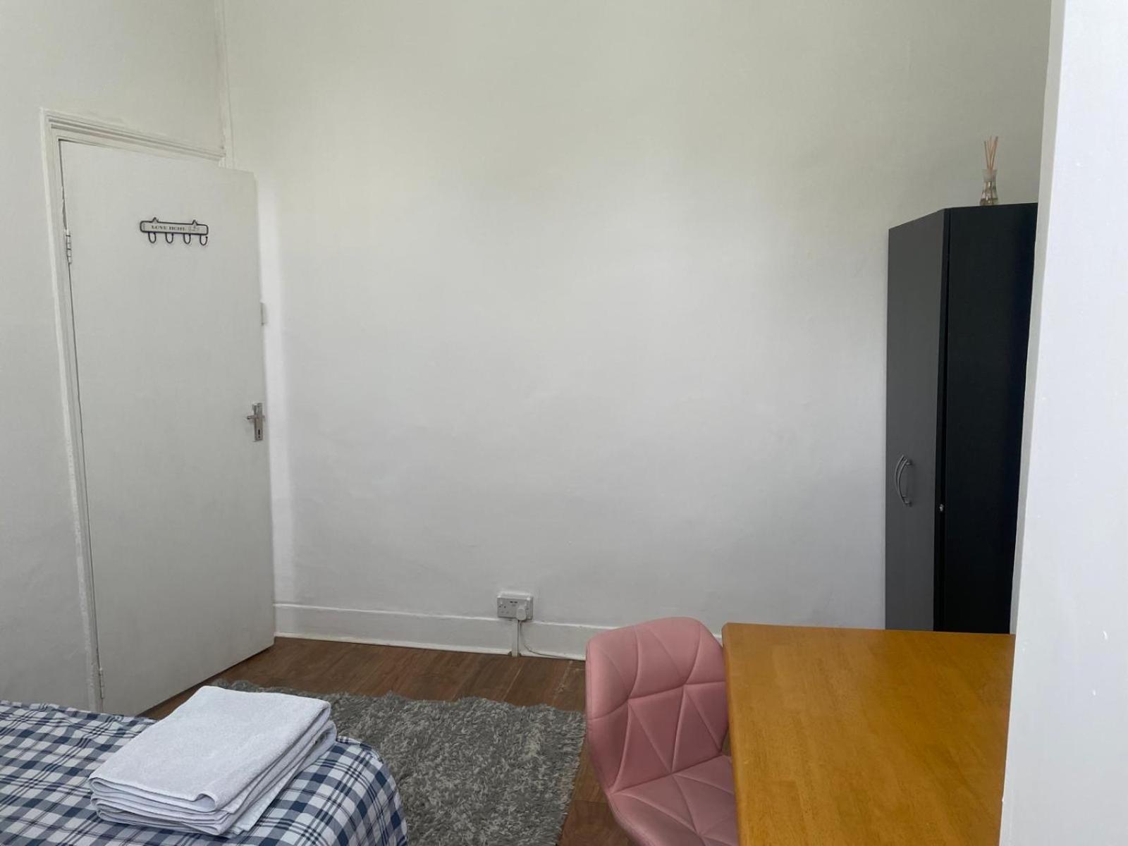 Gazde/Camere de închiriat Private Room4